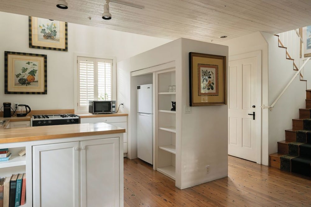 Simpson House Inn 6/50