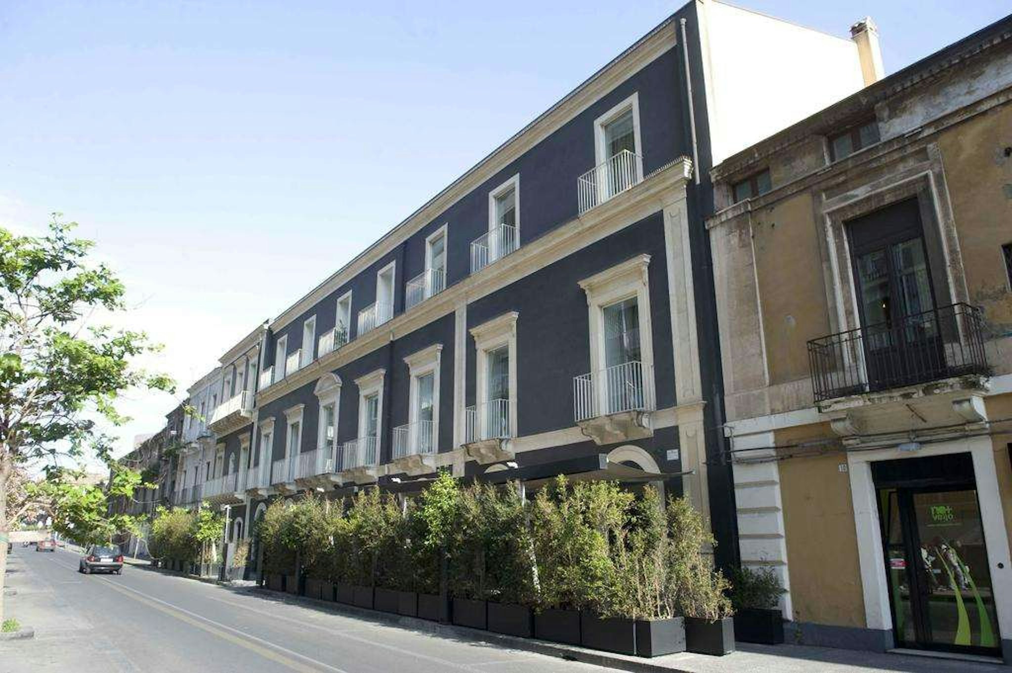 Romano House 7/69