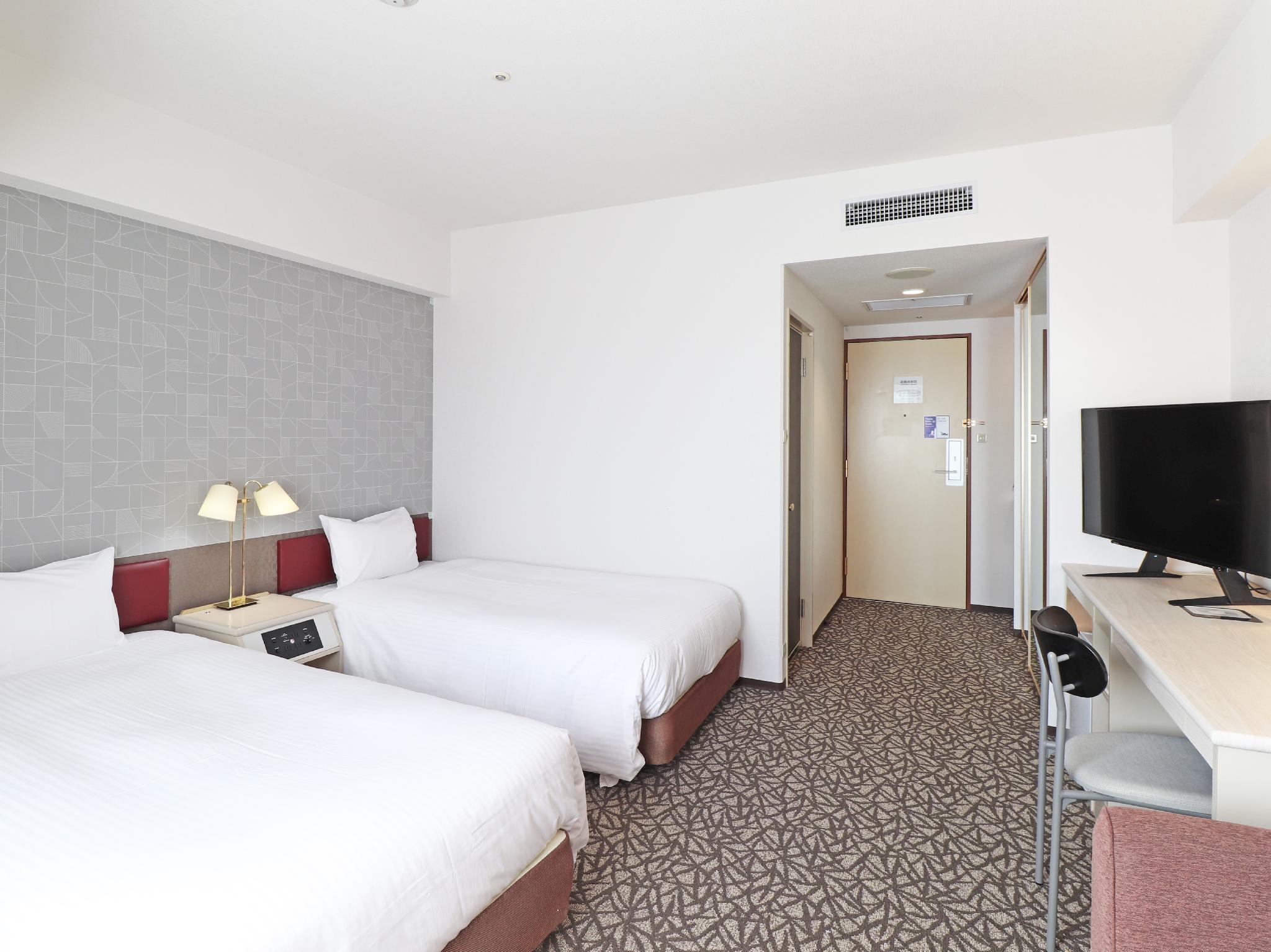 Renovated, Twin Beds