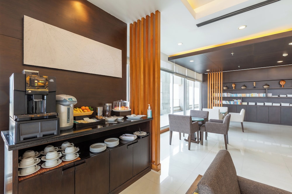 Kantary Hotel 10/76