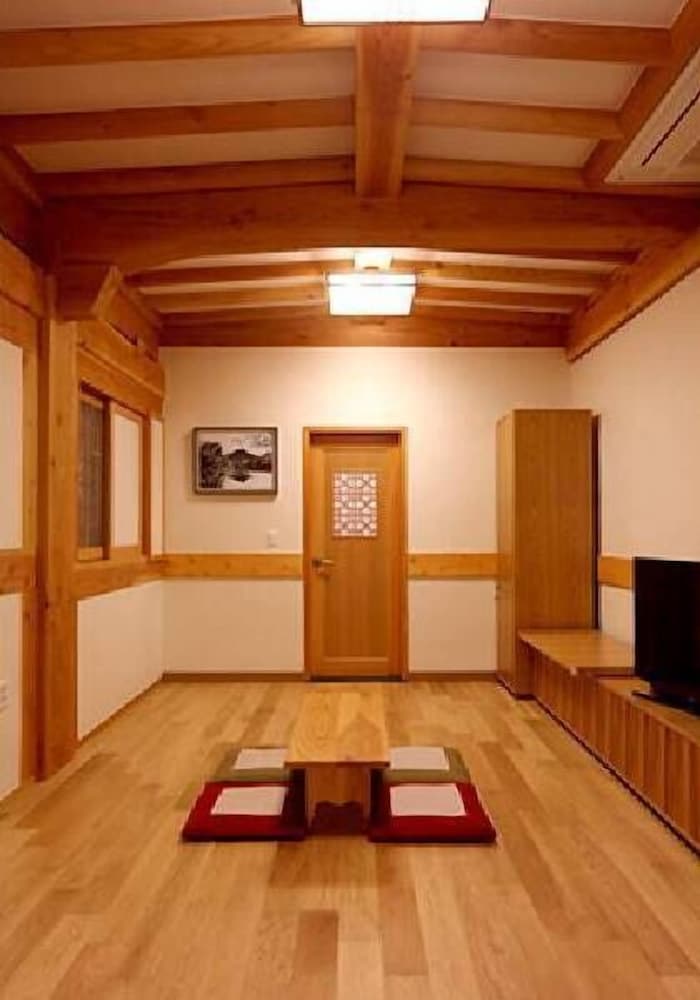 Gyeongju Hwangnamkwan Hanok Hotel 27/40
