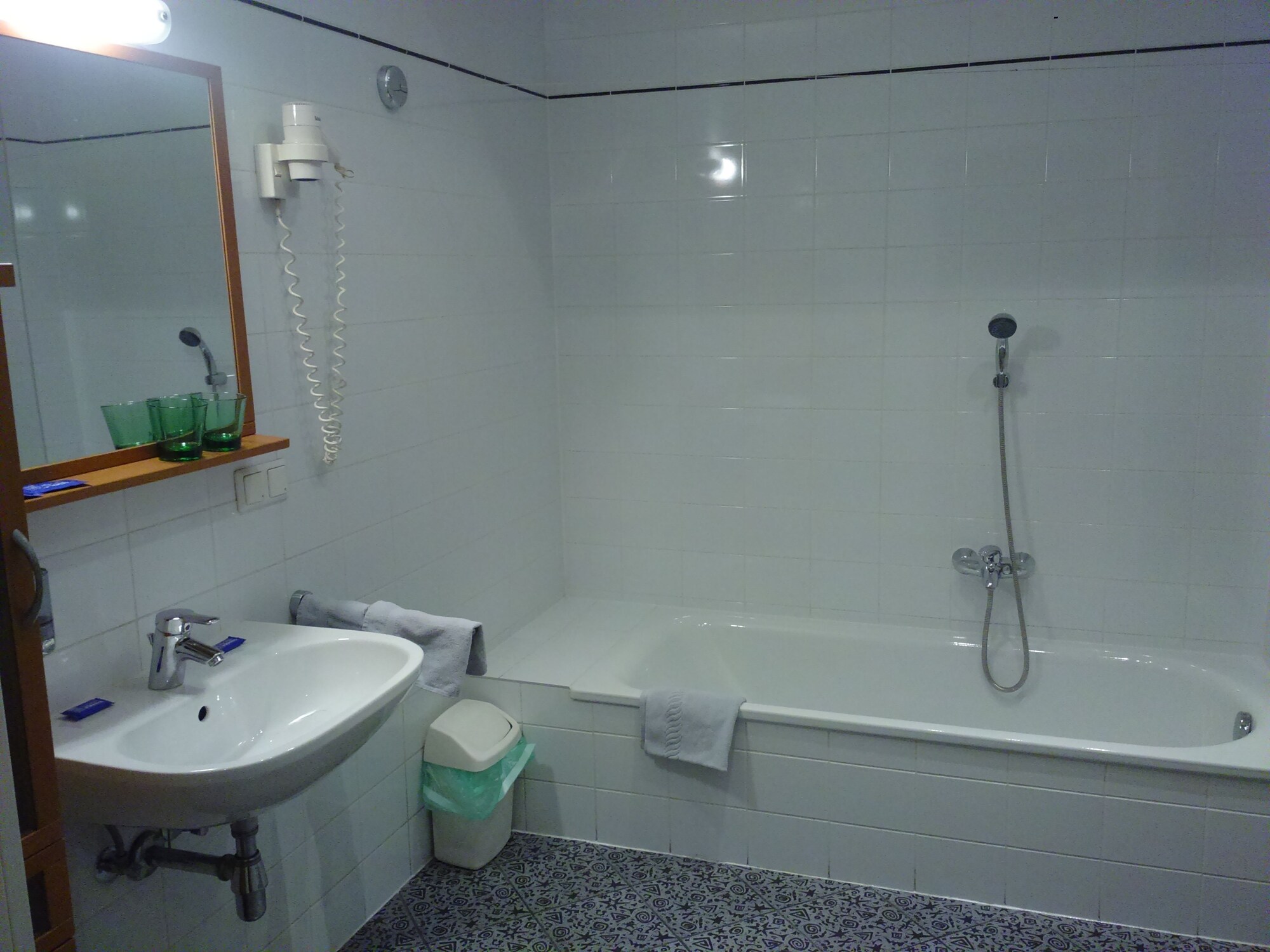 EXECUTIVE, APARTMENT, KING BED, SOFA, KITCHEN