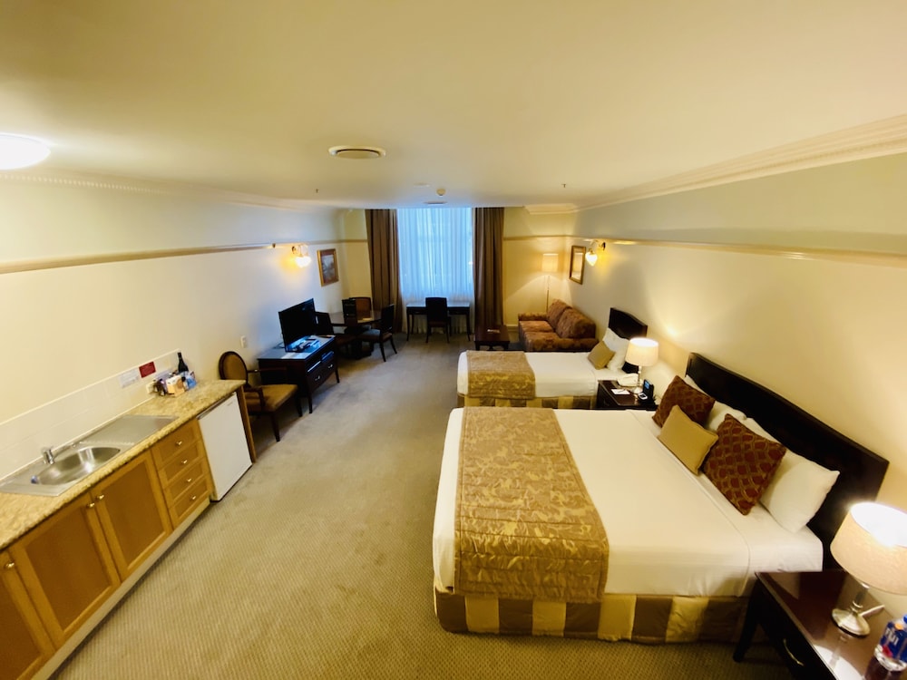 Royal Albert Hotel 20/75