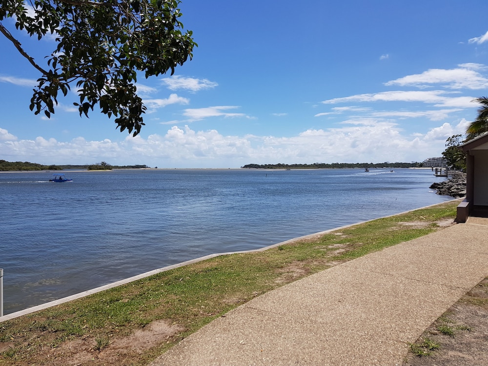 NOOSA PLACE RESORT 57/74