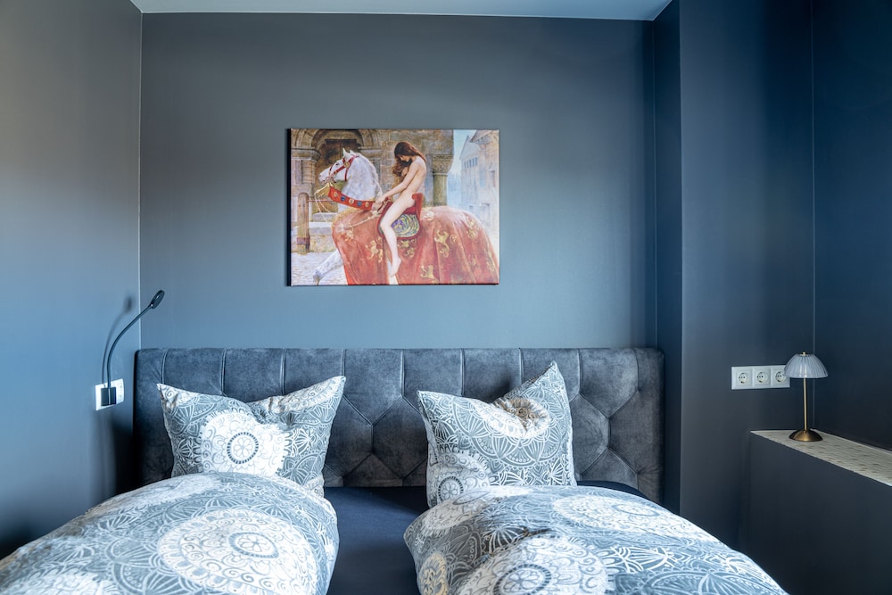 LUXURY, KING BED, COURTYARD VIEW, TERRACE