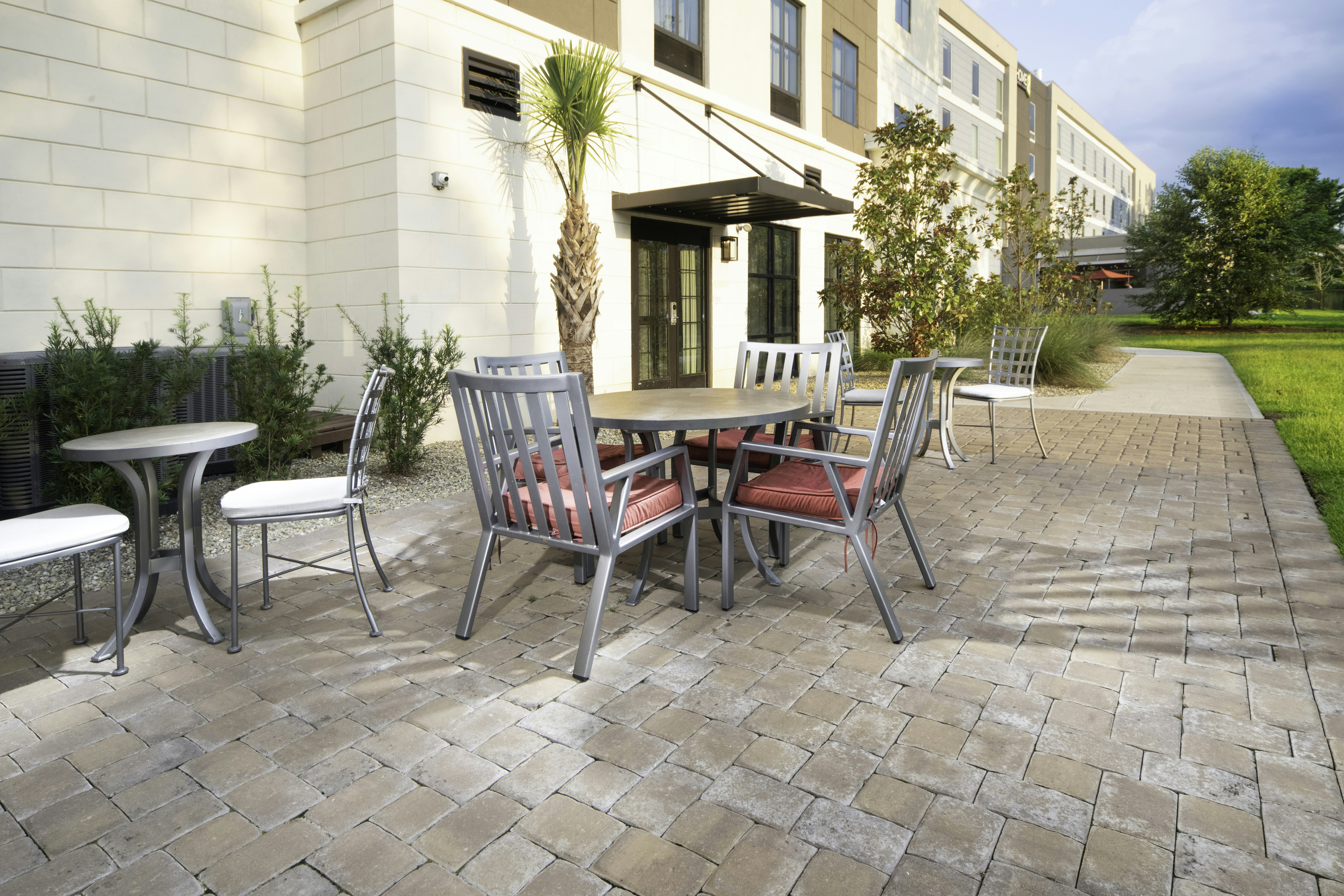 Staybridge Suites Summerville 28/48