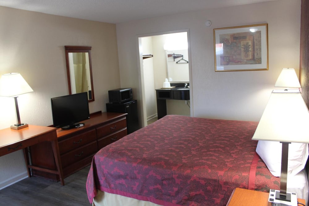 Travel Inn of Buford 24/54