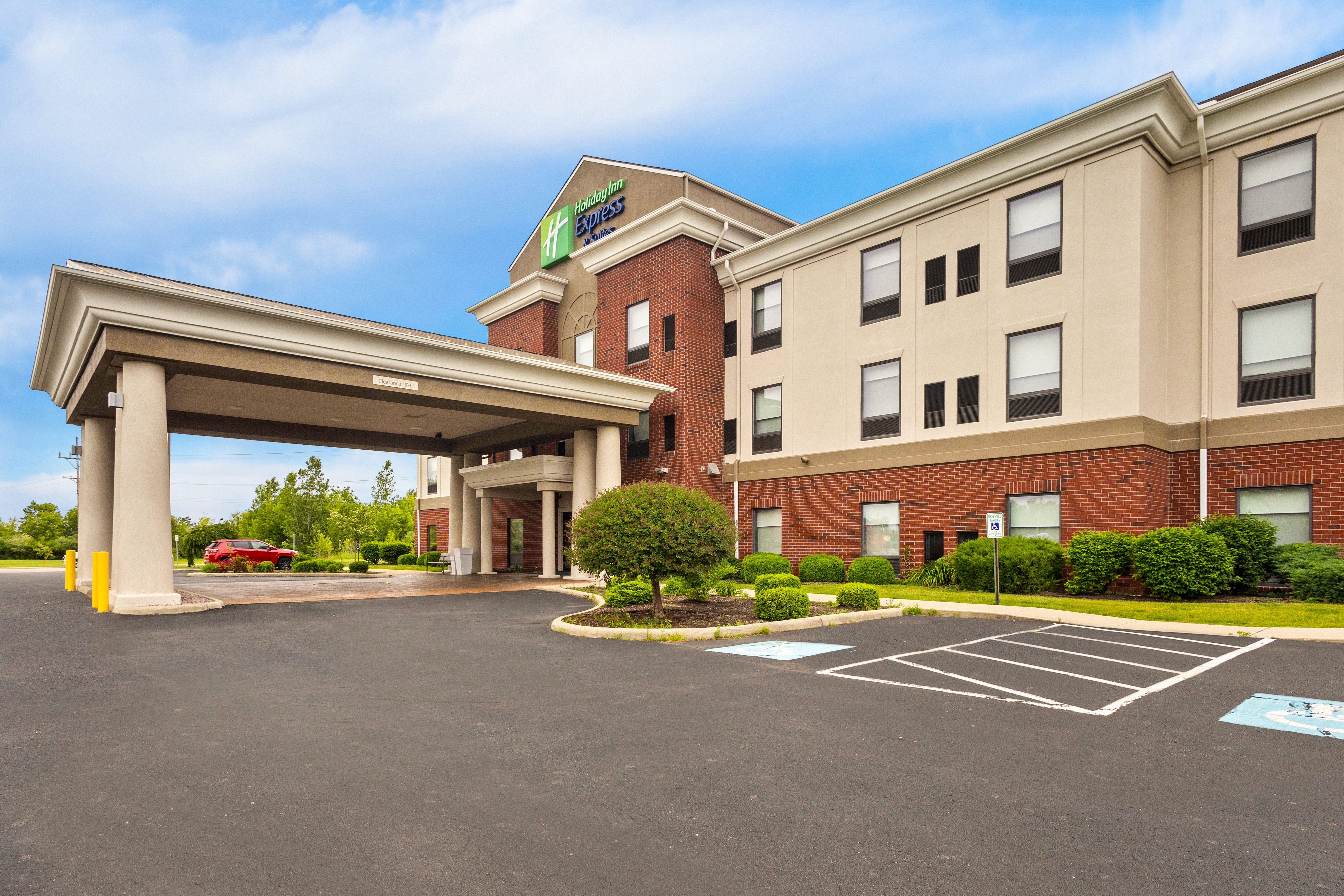 Holiday Inn Express Hotel Suites Van Wert 70/72