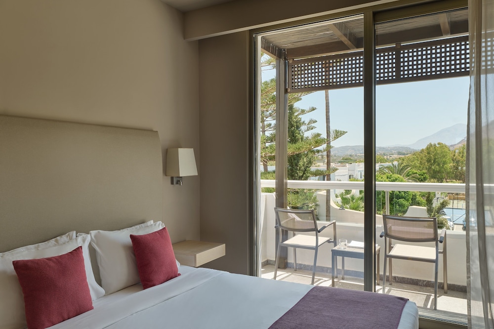 ROOM, DOUBLE BED, INLAND VIEW