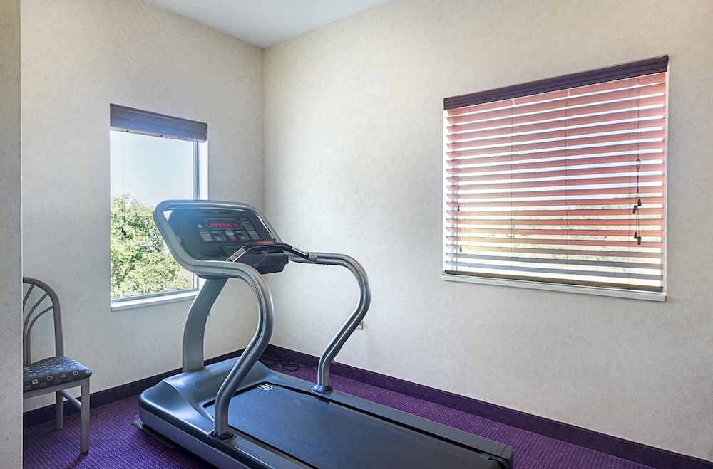 Sleep Inn & Suites Bay View Acme - Traverse City 34/68
