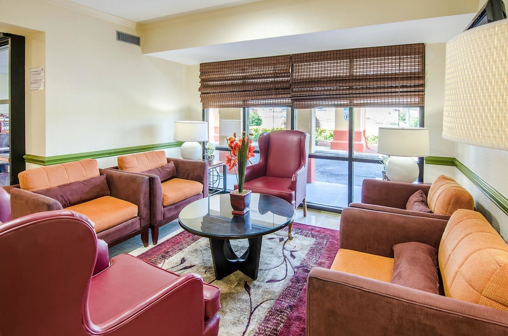 Quality Inn Tanglewood 33/50