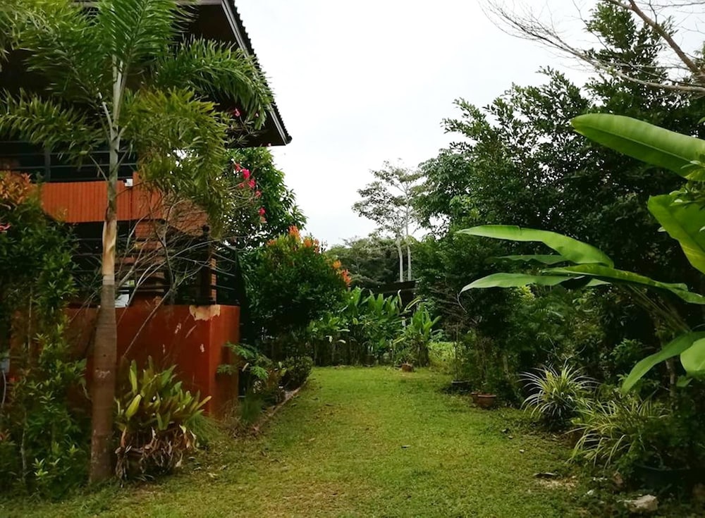 Lanta Wanida Resort 49/50