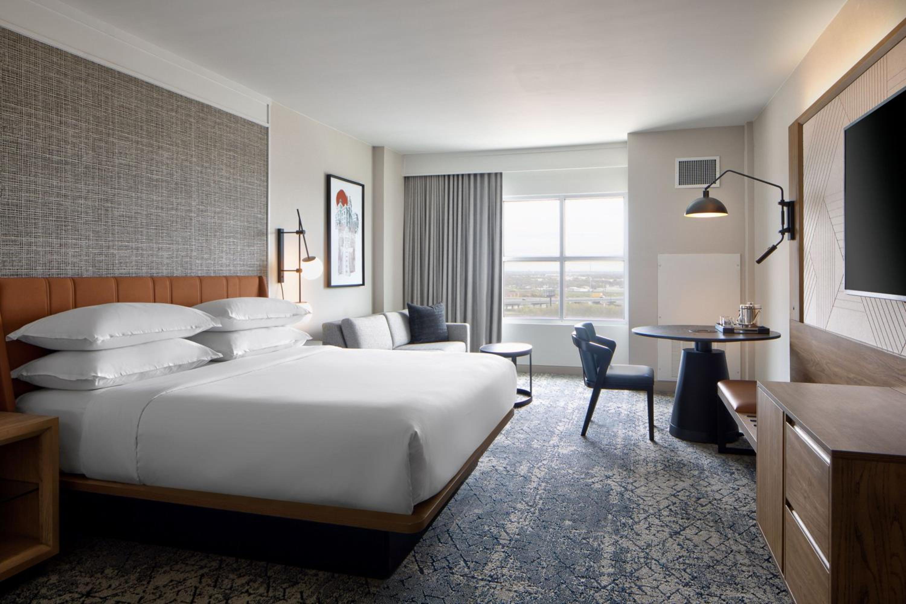 غرفة بسرير كينج، Sheraton Fort Worth Downtown Hotel 3/10