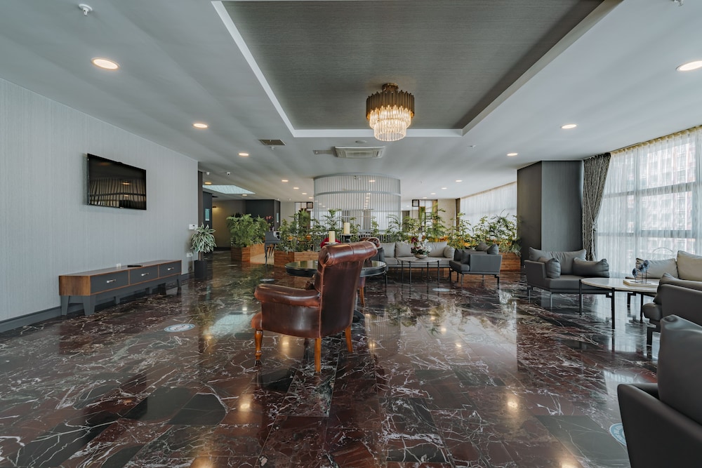 Empula Hotel & Residences 34/50