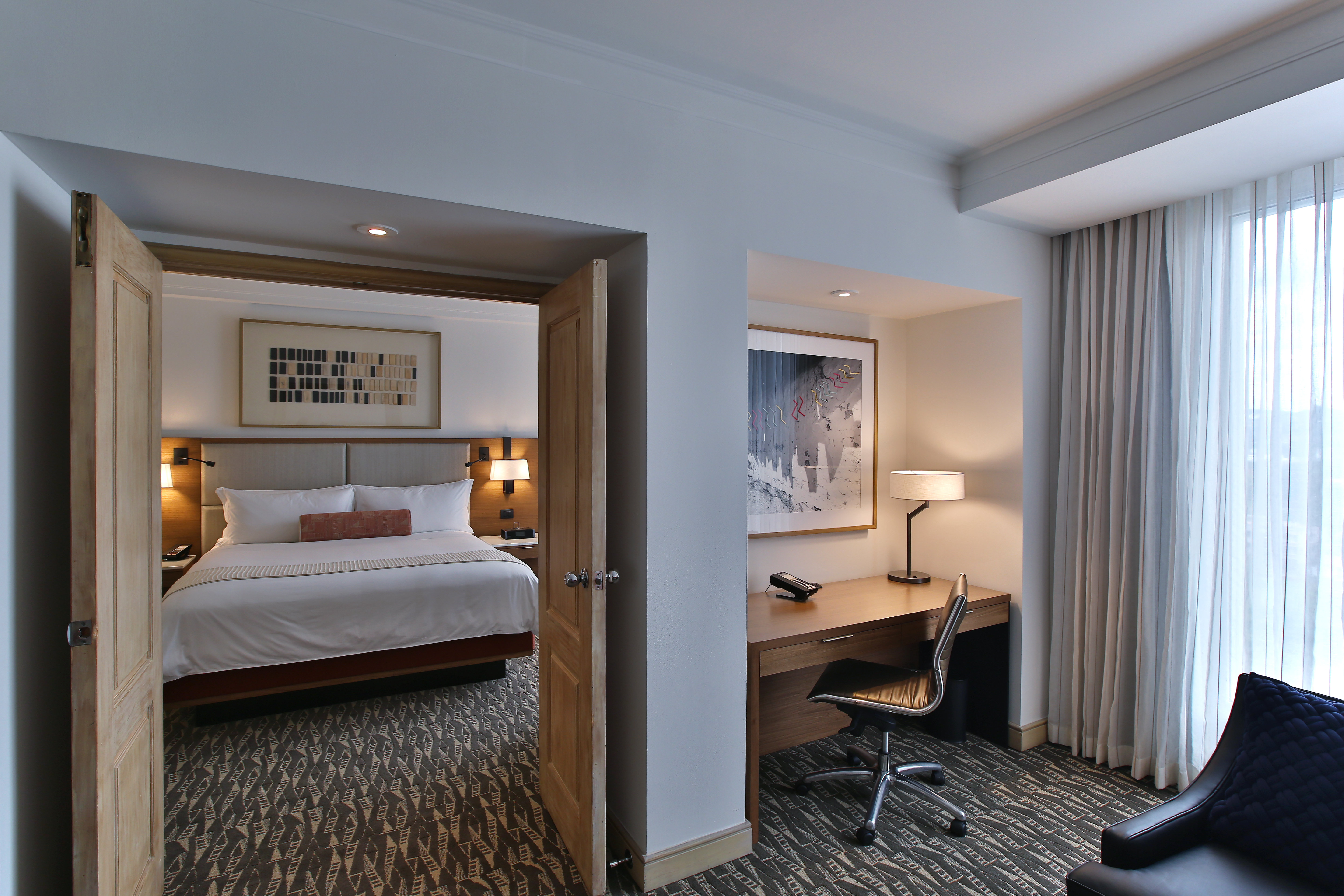 1 Bedroom, Suite, King Bed, Club Floor