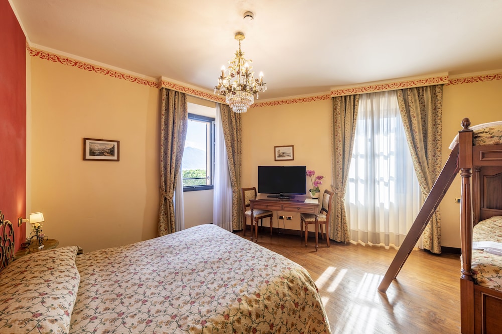 Hotel Du Lac 5/43