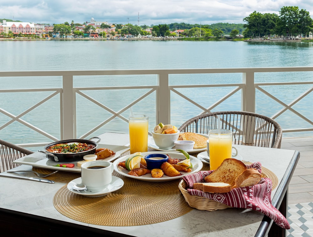 Hotel Casona Del Lago 53/69