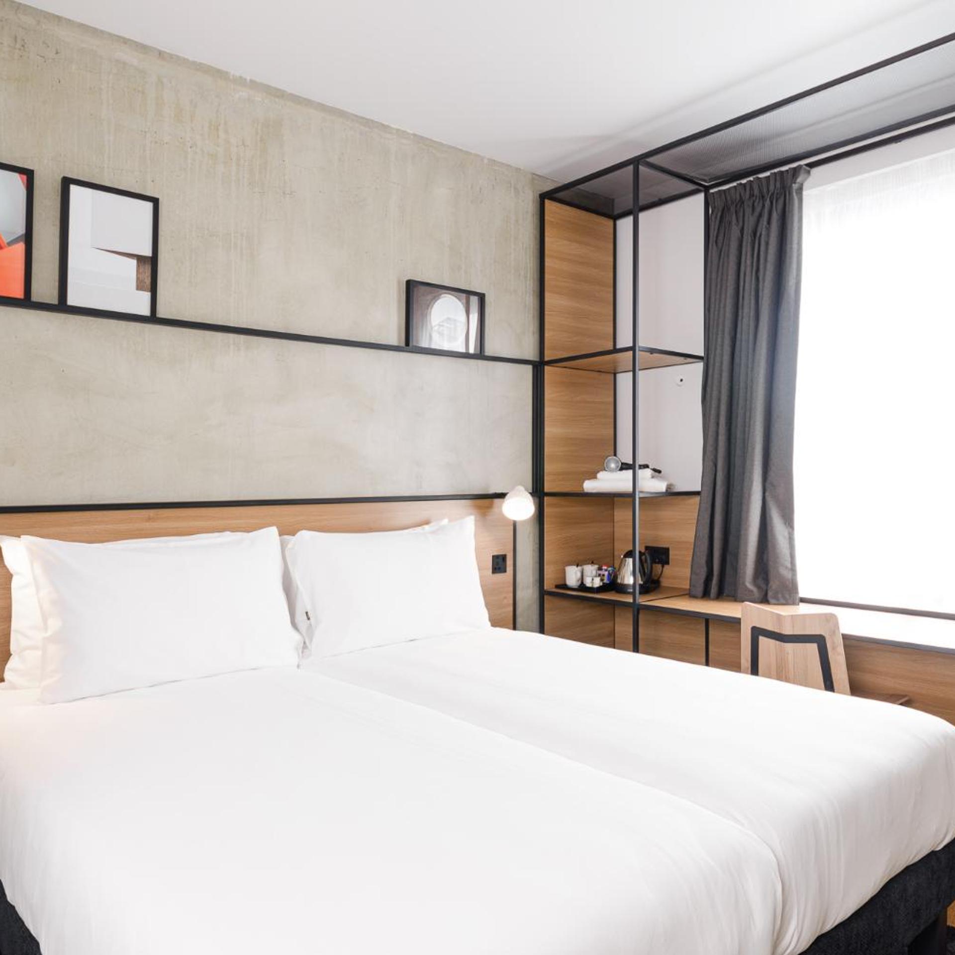 Connecting, Family Suite