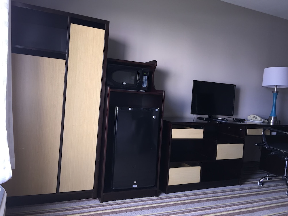Delavan Inn and Suites 8/13