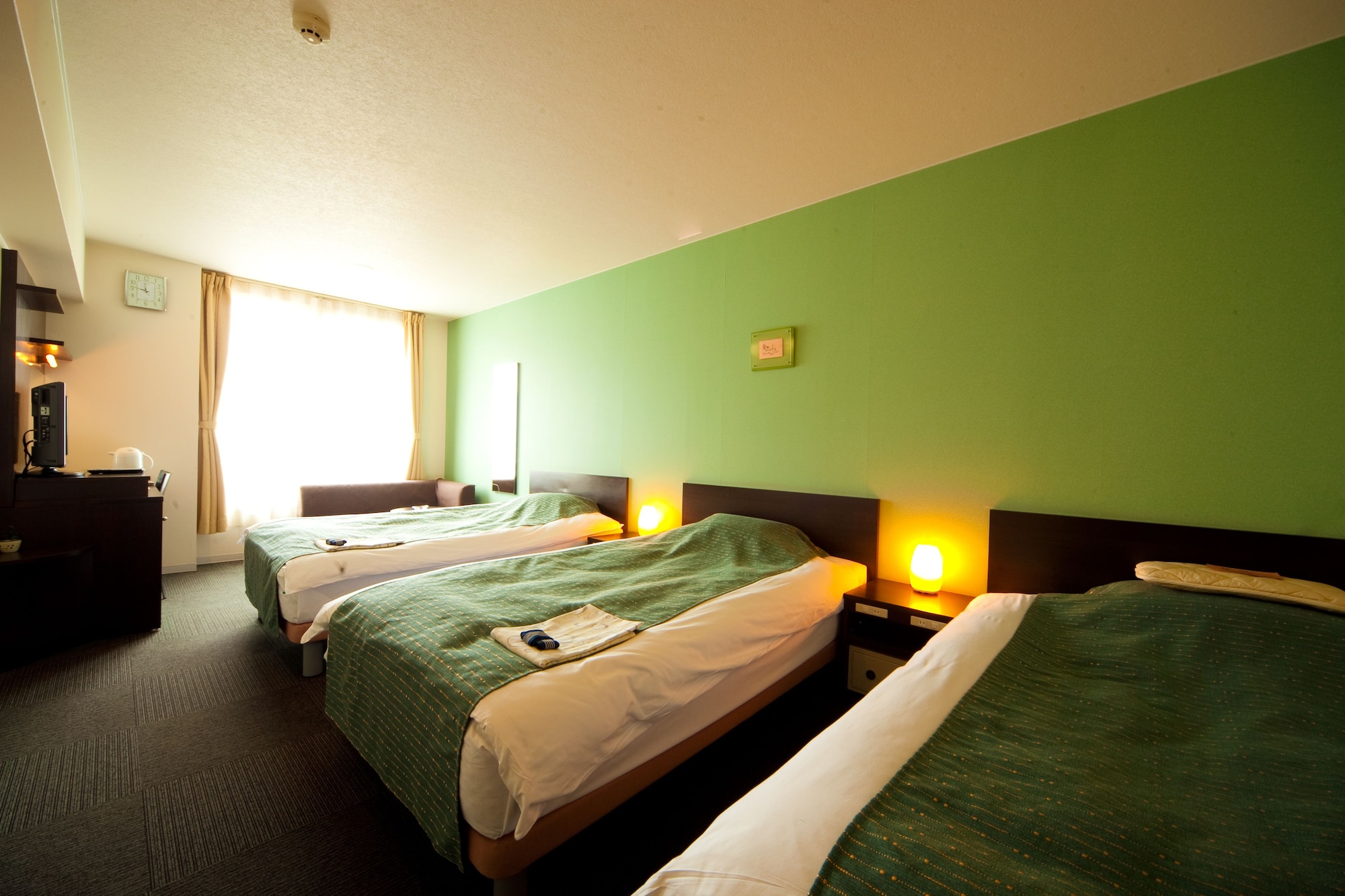 ROOM, TRIPLE