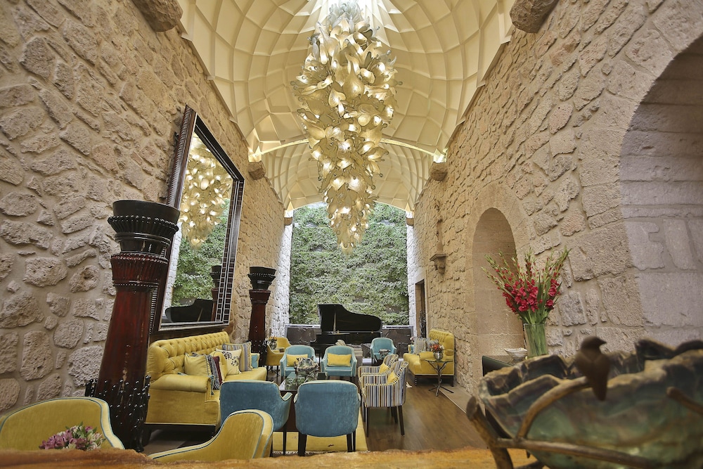 De La Soledad Hotel 10/67