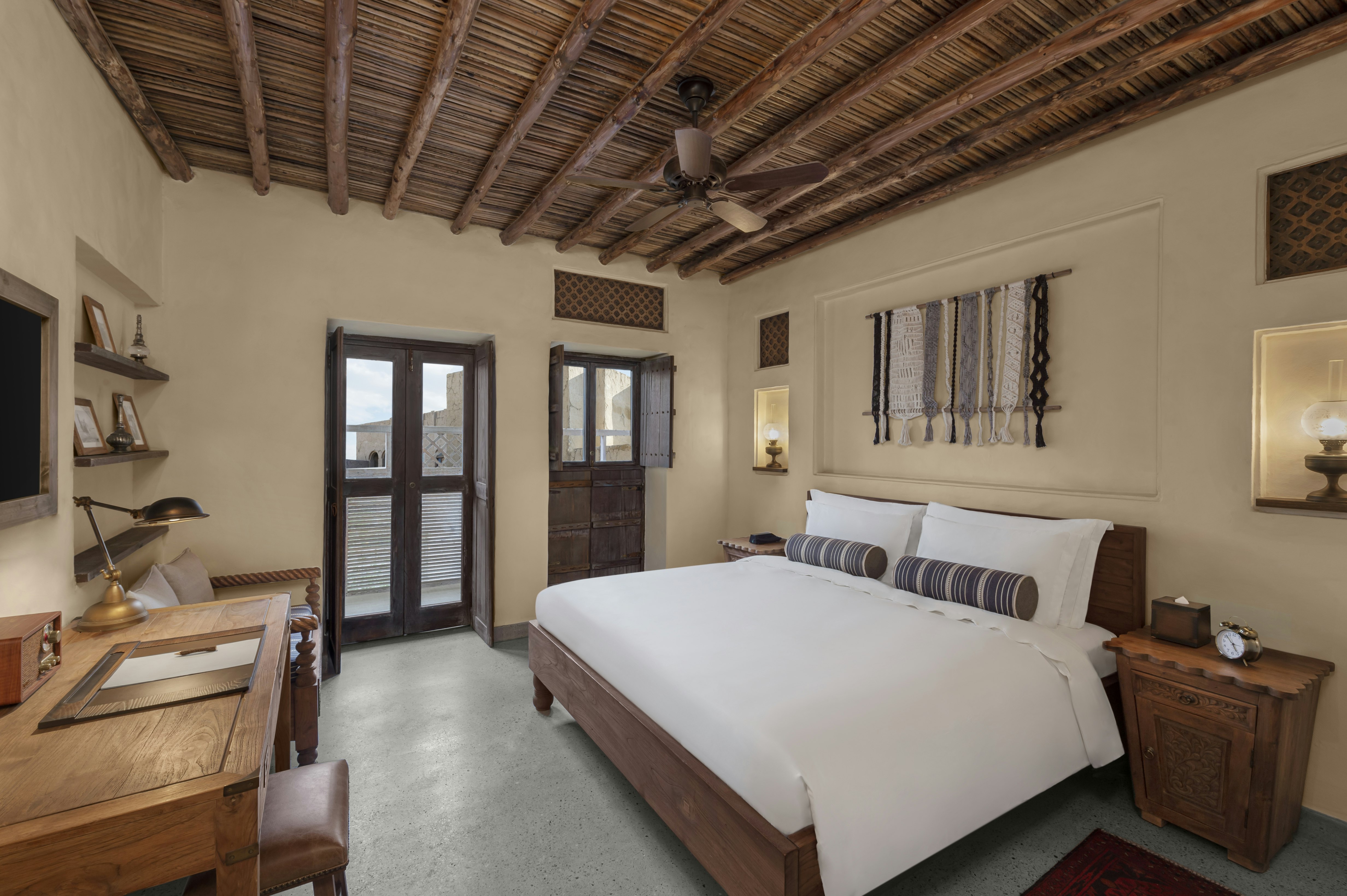 HERITAGE, KING BED, SOUQ VIEW