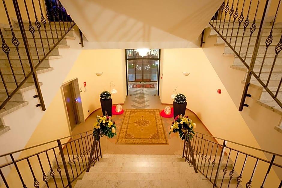 Demy Hotel 44/49