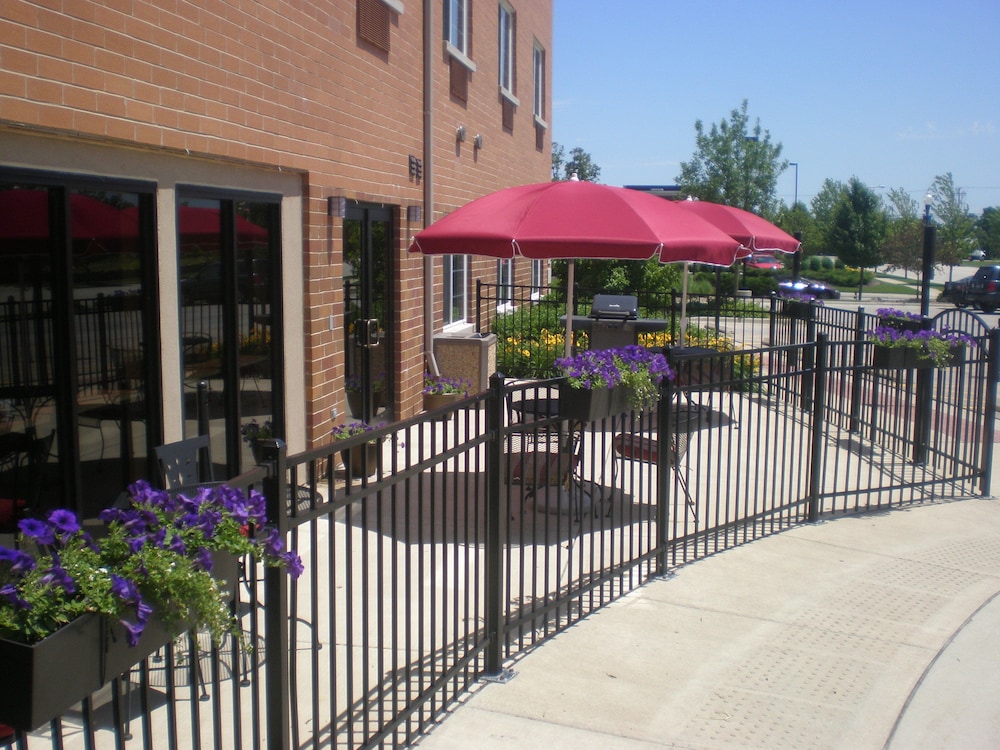Comfort Suites Elgin Northwest 3/48