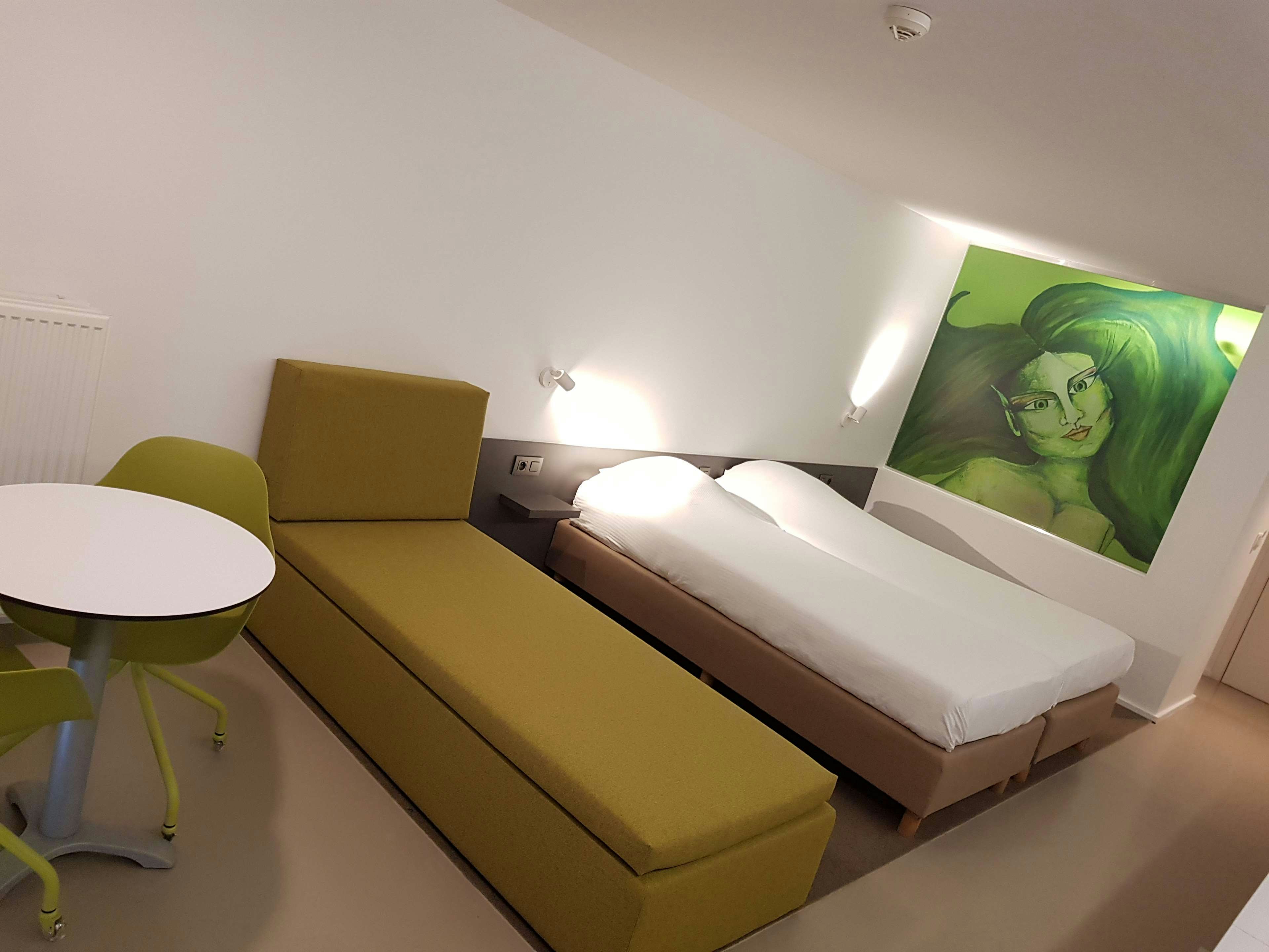 Hotel Corbie Geel 6/18