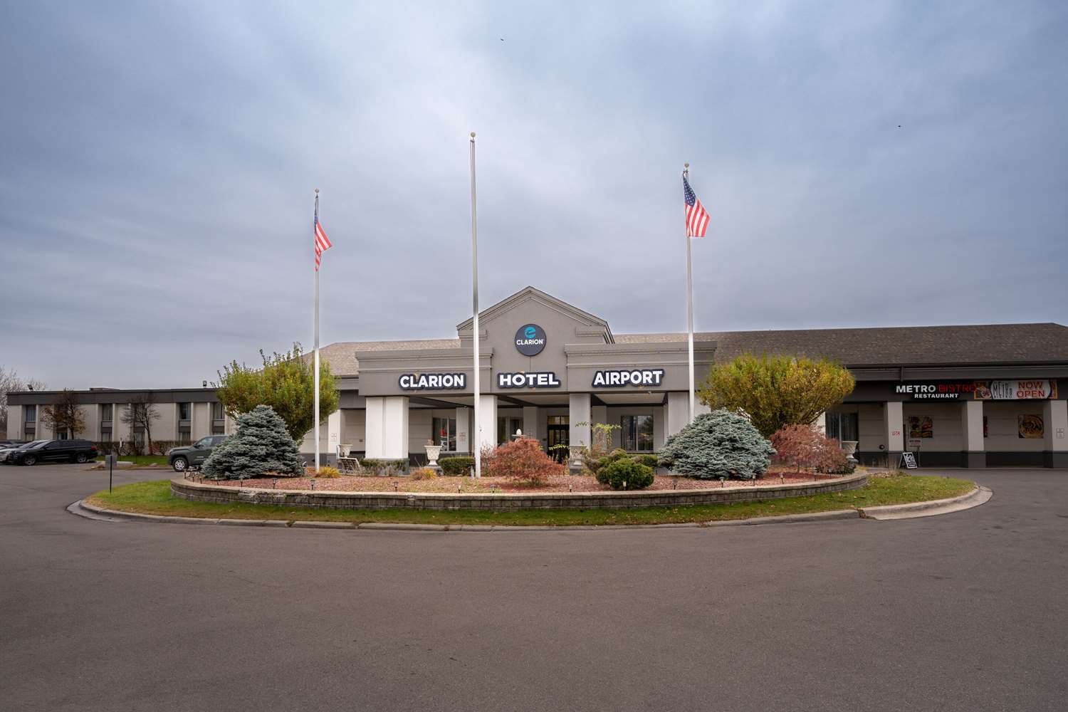 Clarion Hotel Detroit Metro Airport 5/49