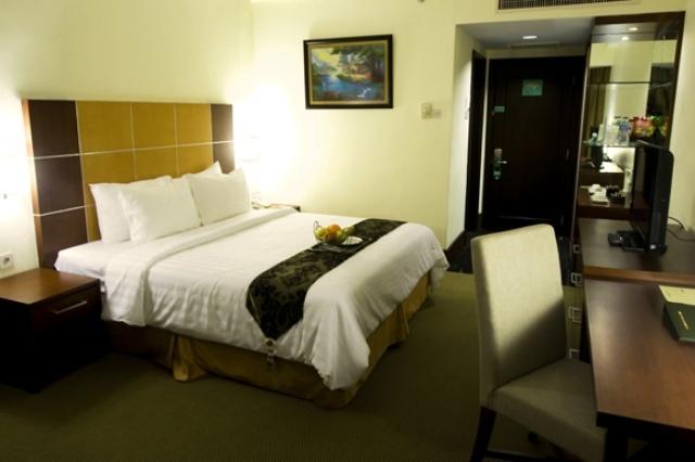 Emerald Garden International Hotel 4/17