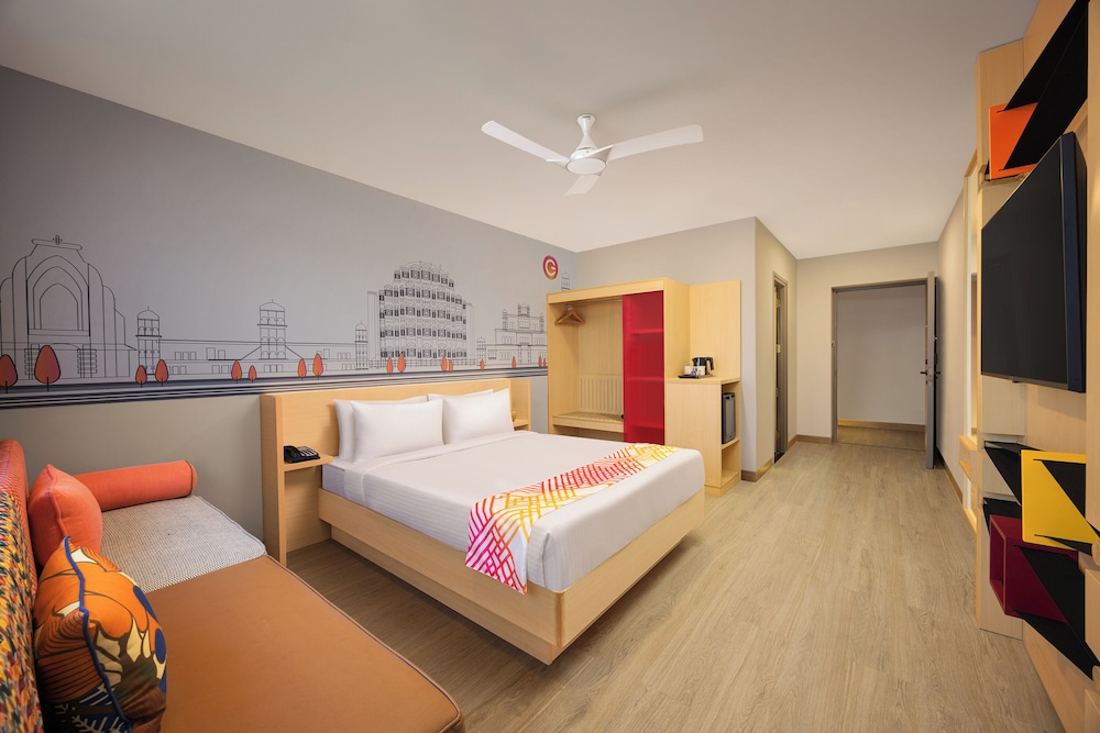 LUXURY, QUEEN BED