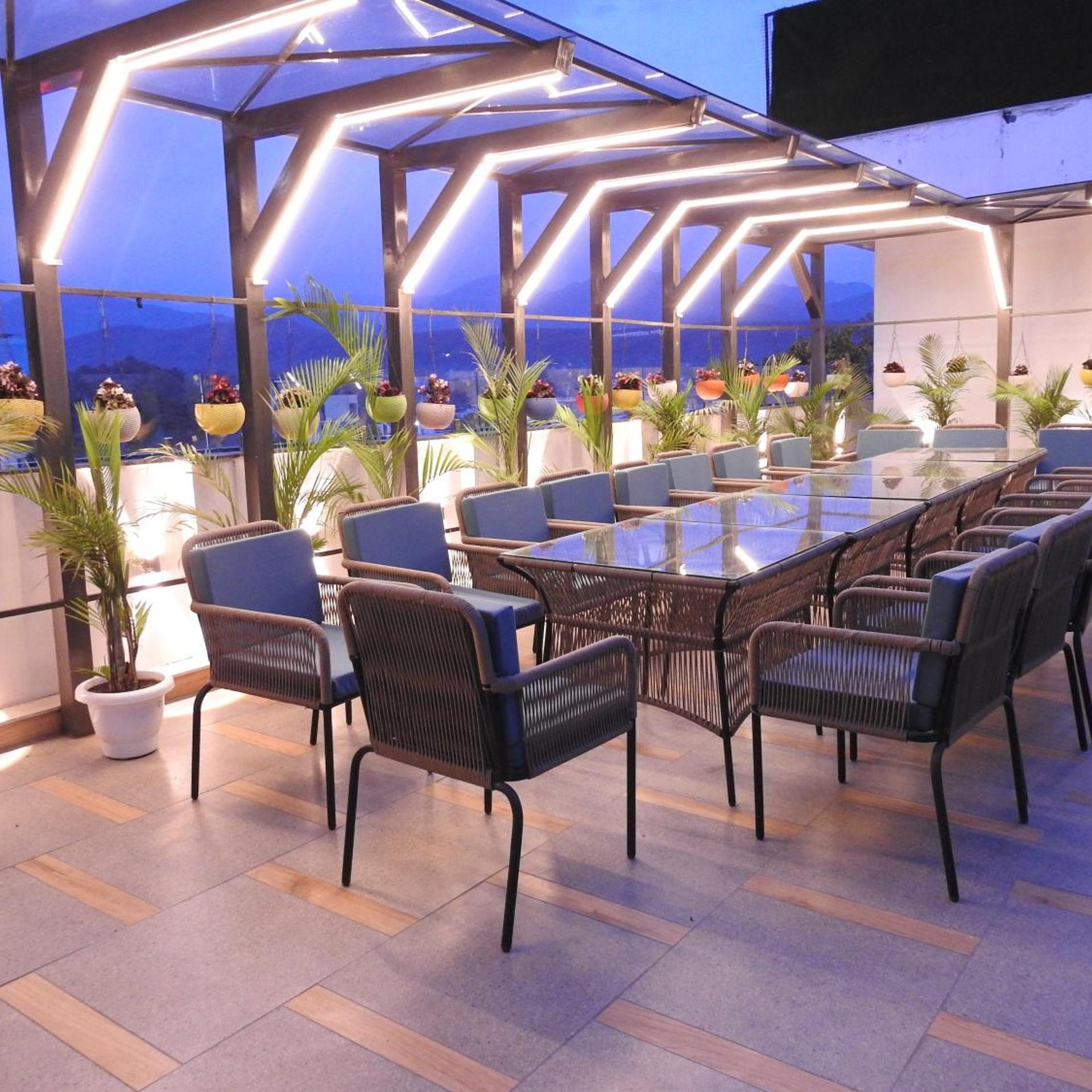 Sapphire Sky Hotel 33/50