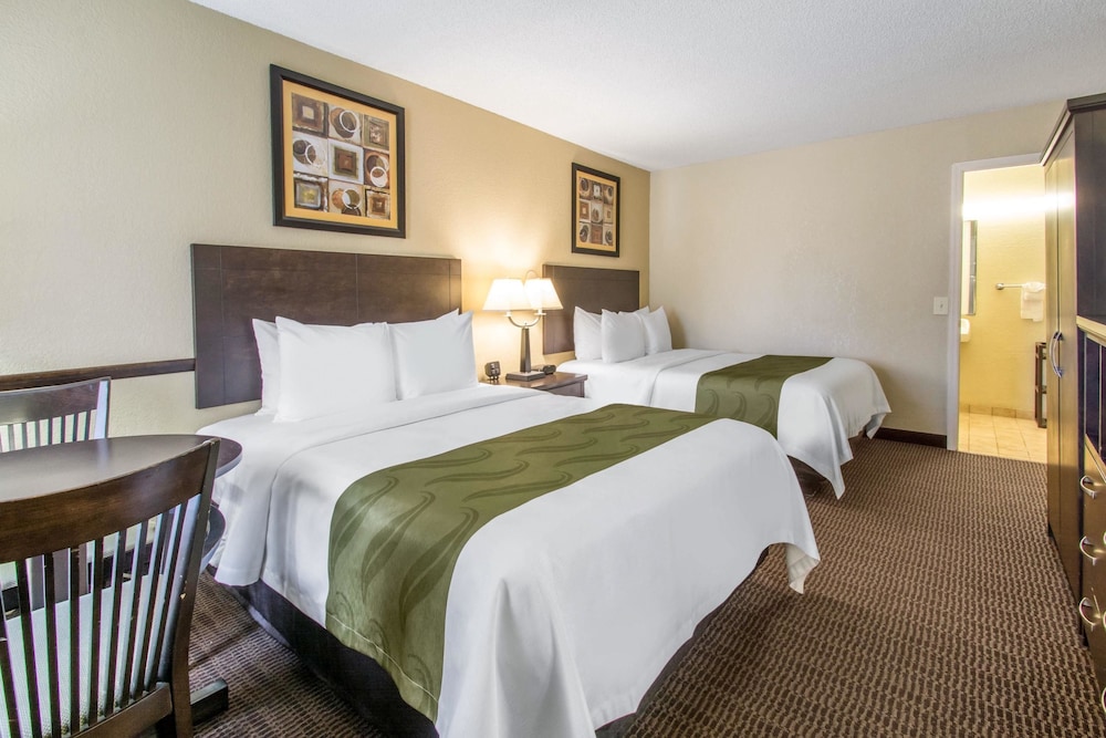 Quality Inn Daytona Speedway I-95 11/41