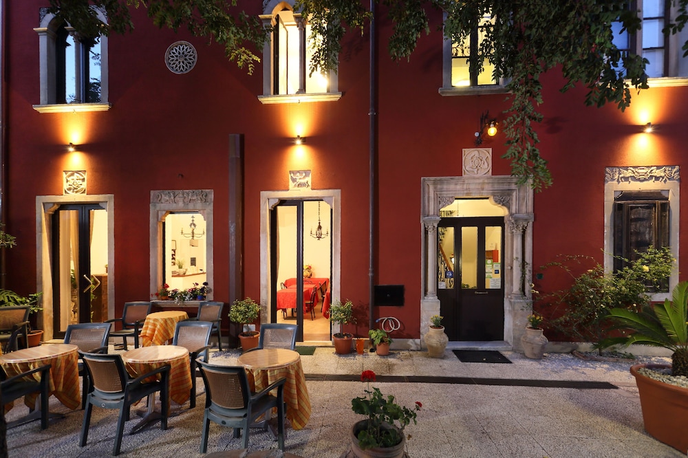 Hotel Villa Astoria 6/33