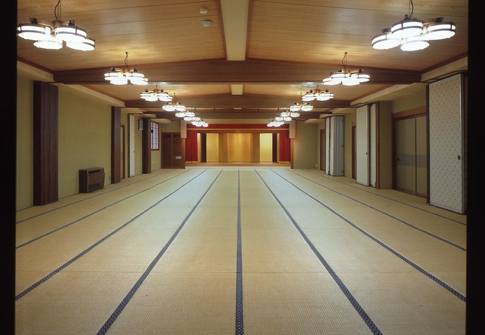 Hotel Shiraiwa 20/20