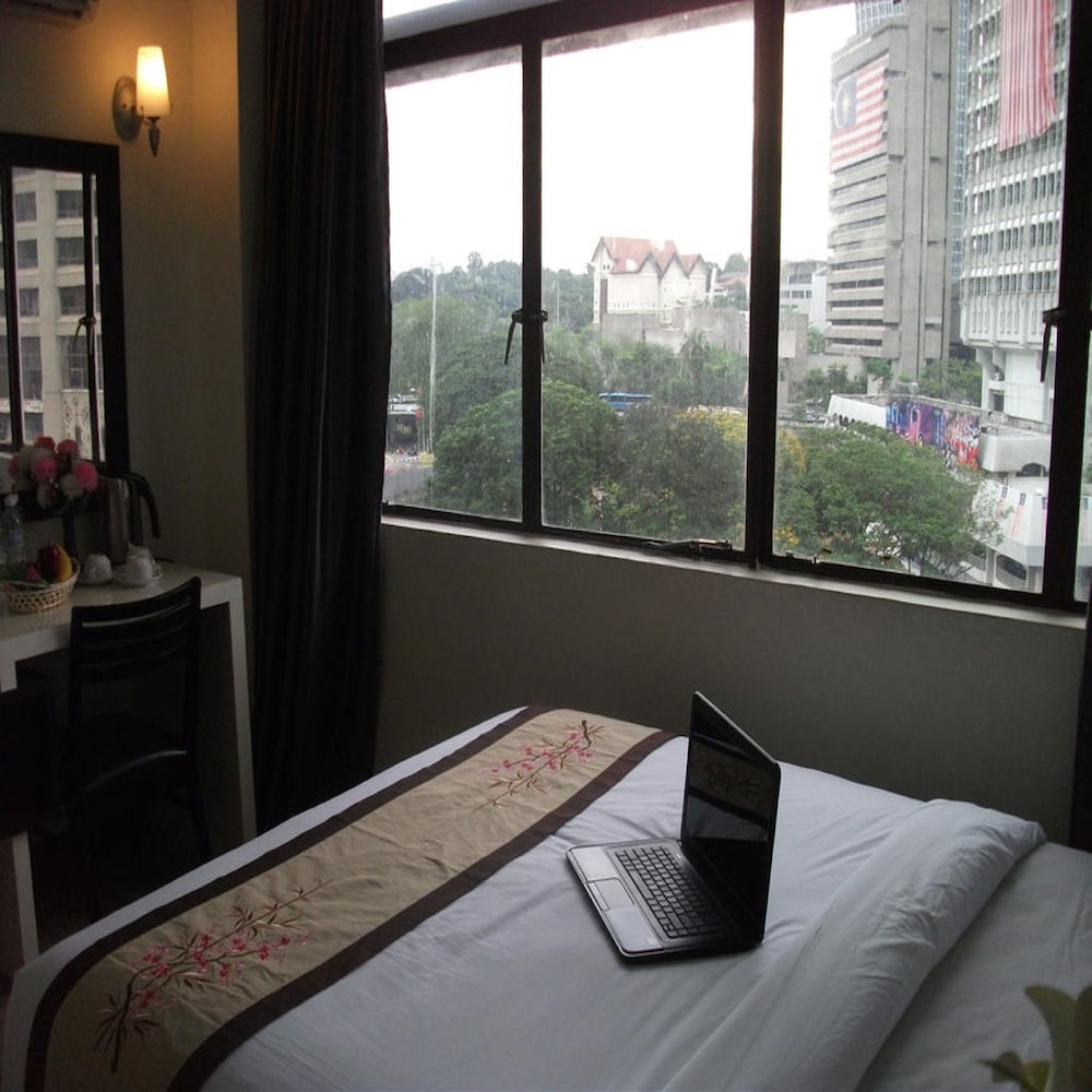 DELUXE, FAMILY, CITY VIEW