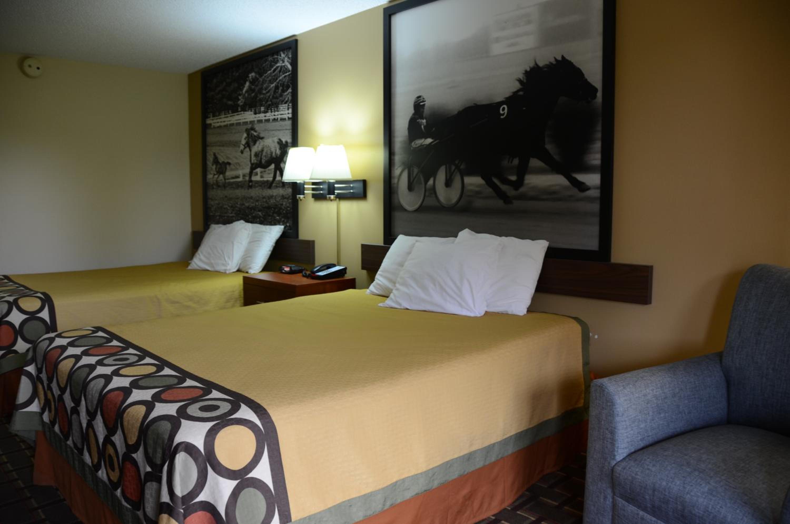 Super 8 by Wyndham Franklin Hwy 31 15/36