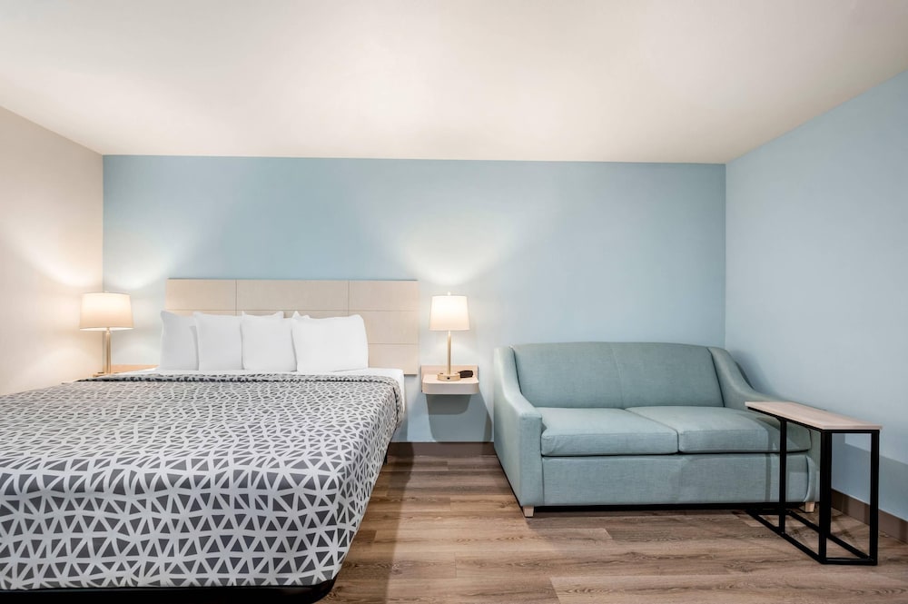 WoodSpring Suites Baton Rouge Airport 44/65