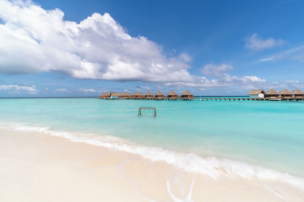 Mercure Maldives Kooddoo Resort 66/73