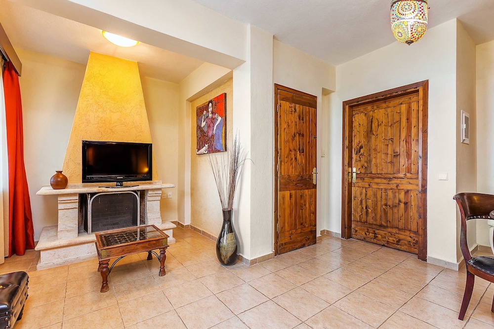 Akritas Ef Zin Villas & Suites 6/50