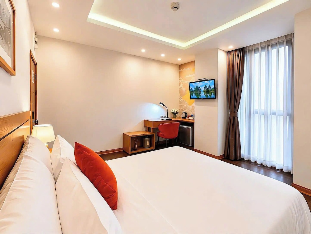 PARKSIDE SUNLINE HOTEL 32/67
