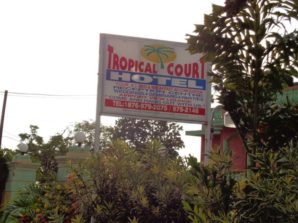 Tropical Court Hotel 写真3