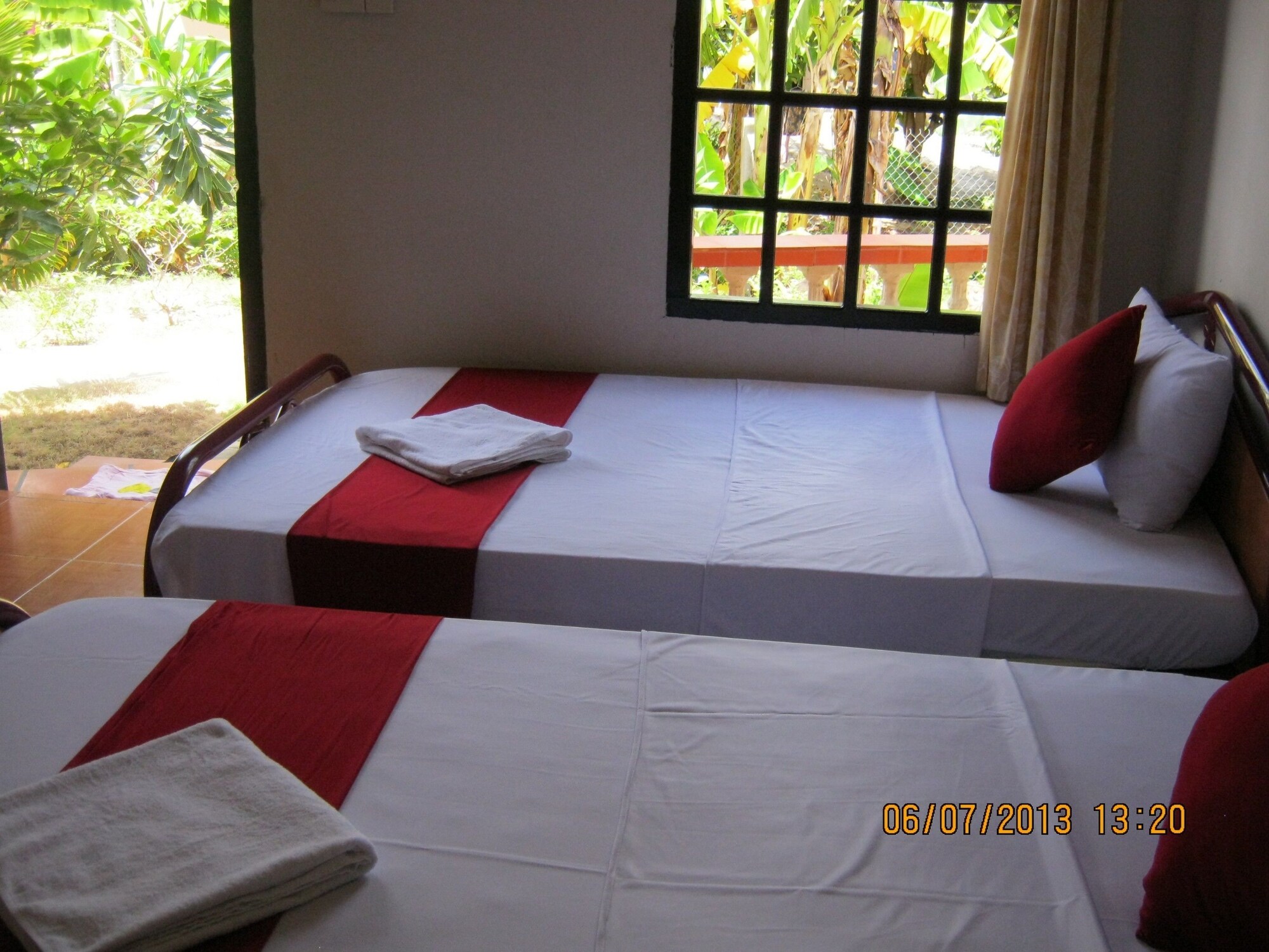 Room, Twin Beds, with Fan