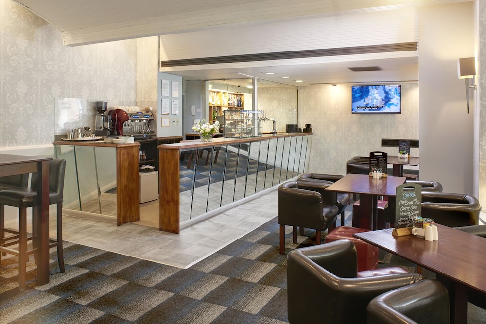 St James Hotel 41/52