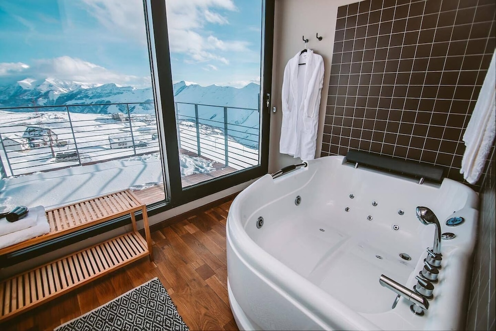 Quadrum Ski & Yoga Resort 68/68