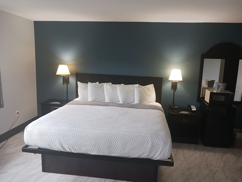 Days Inn Sheboygan the Falls 13/41