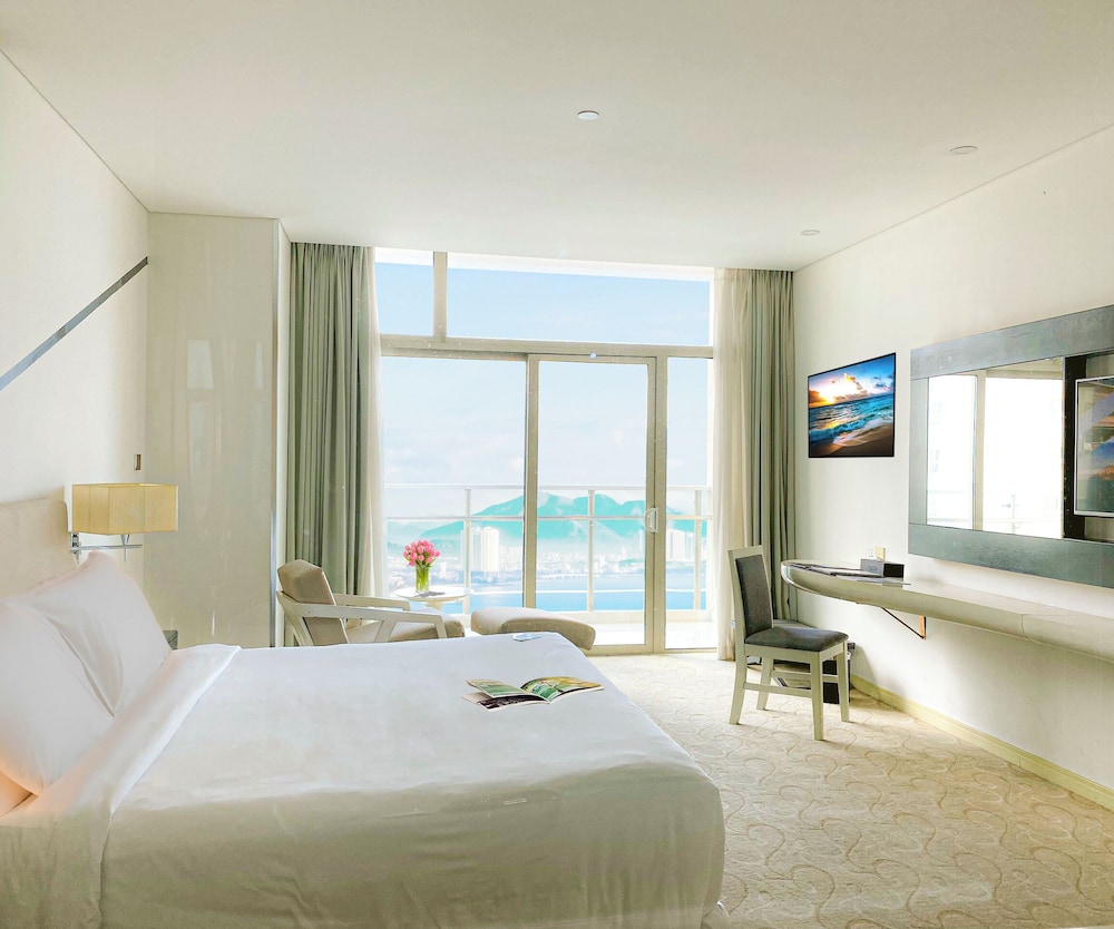 غرفة ملكية غراند بسرير كينج، DIAMOND BAY HOTEL 7/10