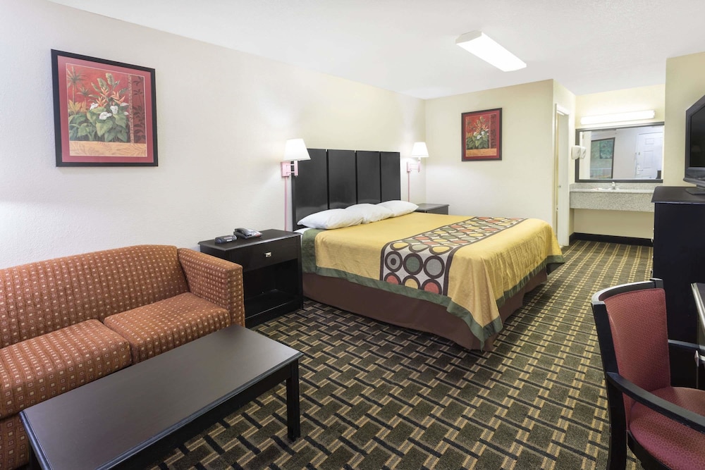 Super 8 by Wyndham Decatur/Lithonia/Atl Area 8/21