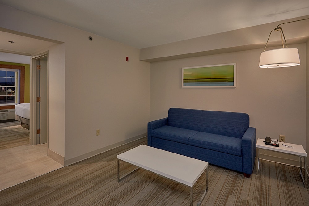 Holiday Inn Express And Suites Pigeon Forge Sevierville 33/49